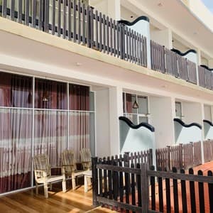 Готель Yula Beach Hotel — Хіккадува, Шрі Ланка