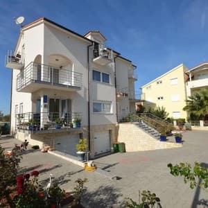 Готель Mara Apartments — Водіце, Хорватія