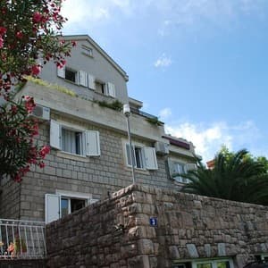 Готель Springs Apartments & Rooms — Будванськая Рівʼєра, Чорногорія