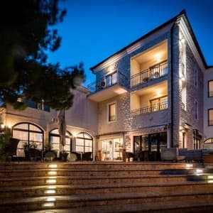 Nikola Hotel