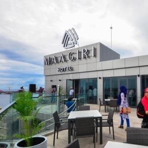 Готель Maagiri Hotel — Мале, Мальдіви