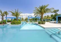 Hilton Salwa Beach Resort & Villa Abu Samra — фото 3