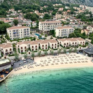 Huma Kotor Bay