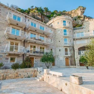 Готель Pietra Mare Apartments — Будванськая Рівʼєра, Чорногорія