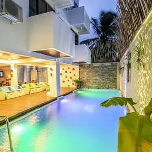 Готель The Aquzz Inn Maayafushi — Південний Мале Атол, Мальдіви