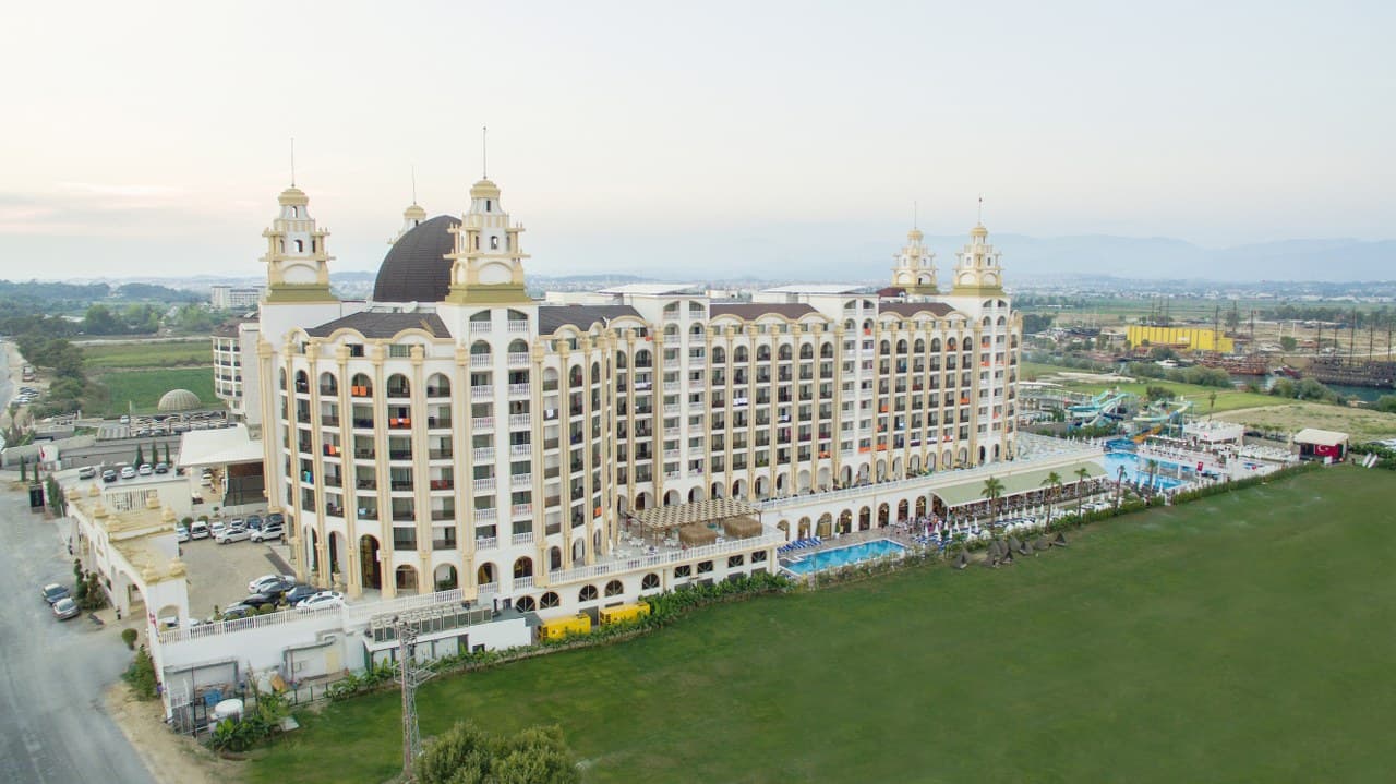 J'adore Deluxe Hotel & Spa