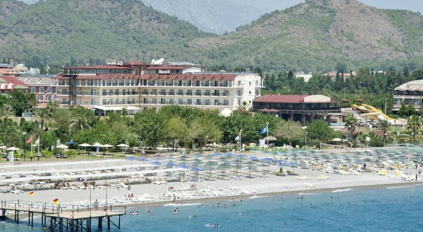 L'Oceanica Beach Resort Hotel