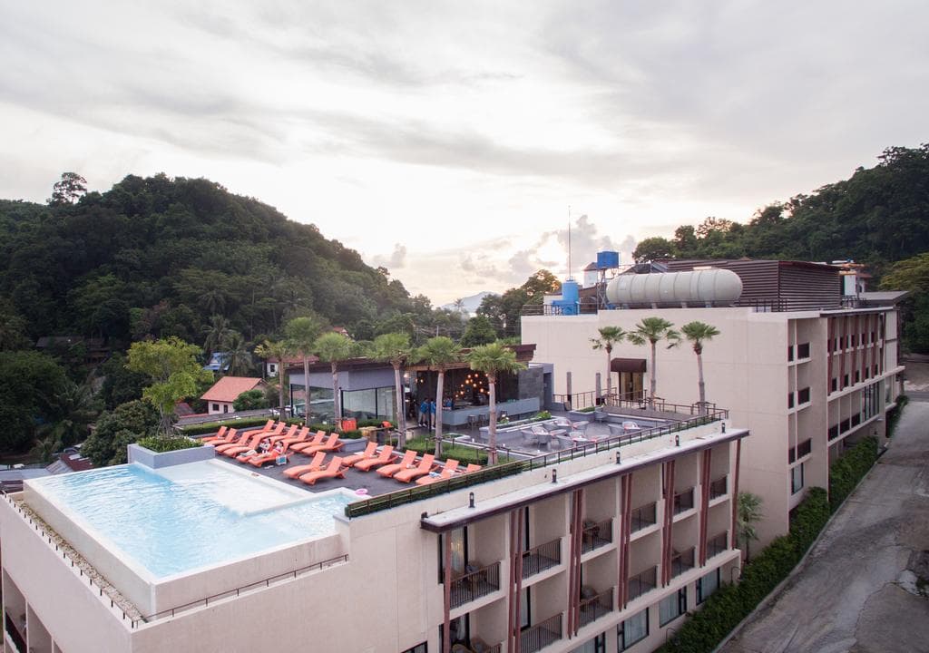 Готель Bandara Phuket Beach Resort — о. Пхукет, Таїланд