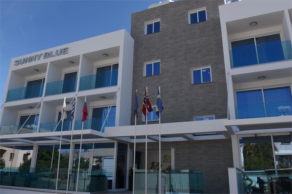Sunny Blue Hotel