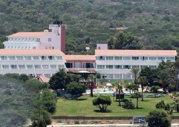 Adelais Bay Hotel