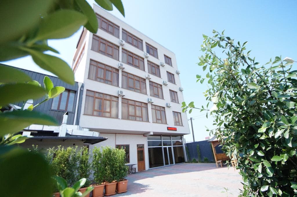 725 Hotel