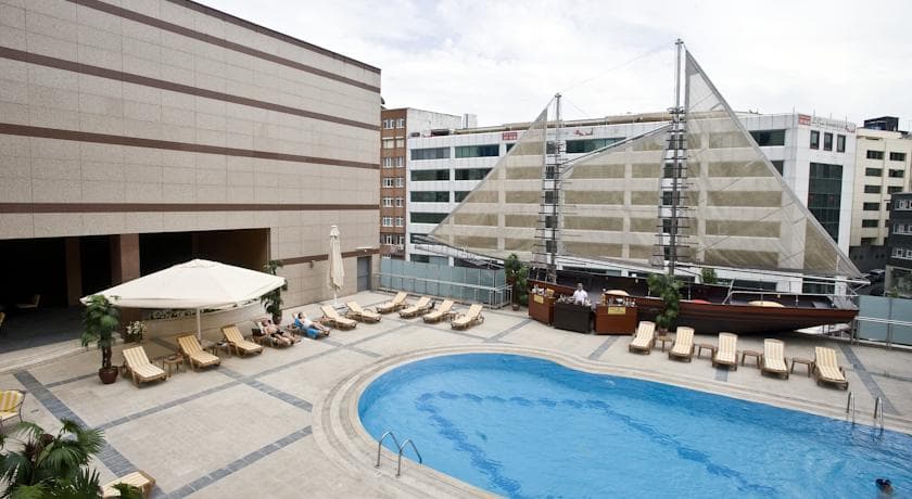 Grand Cevahir Hotel
