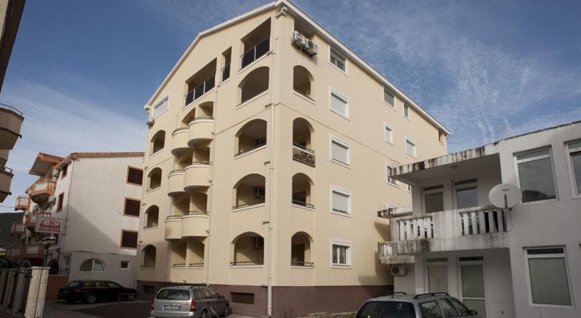 Jovan Apartments