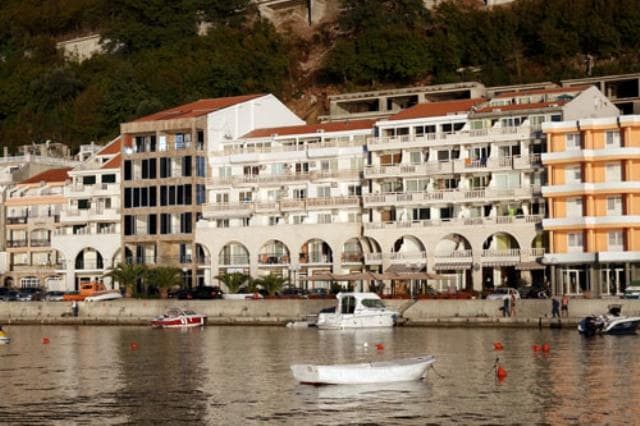 Monaco Apartments Stevic