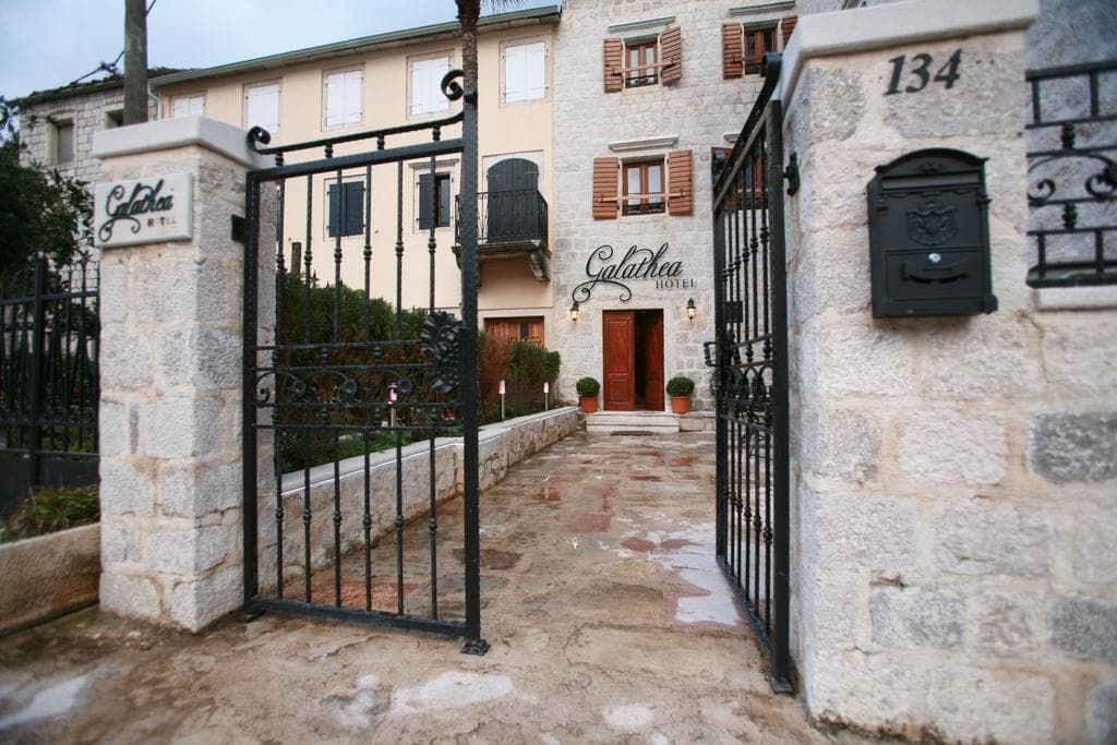 Galathea Art Hotel