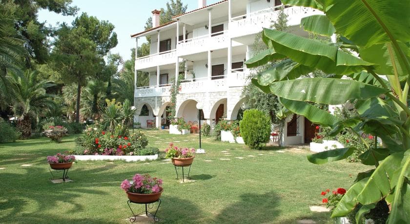 Porfi Beach Hotel
