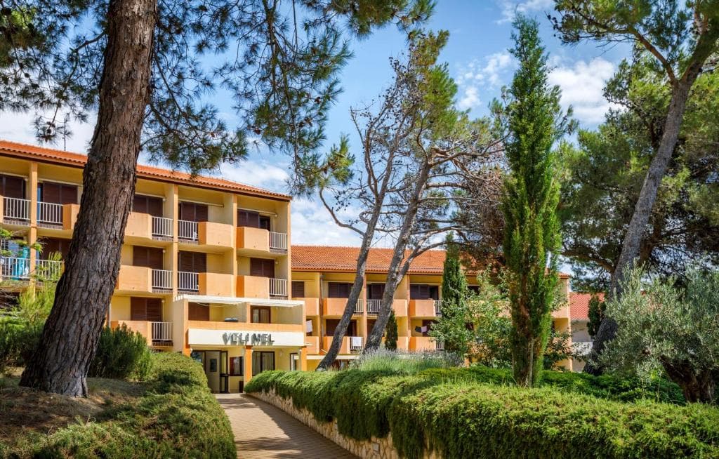 Готель Veli Mel Hotel — о. Раб, Хорватія