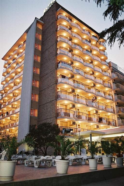 Yantra Hotel