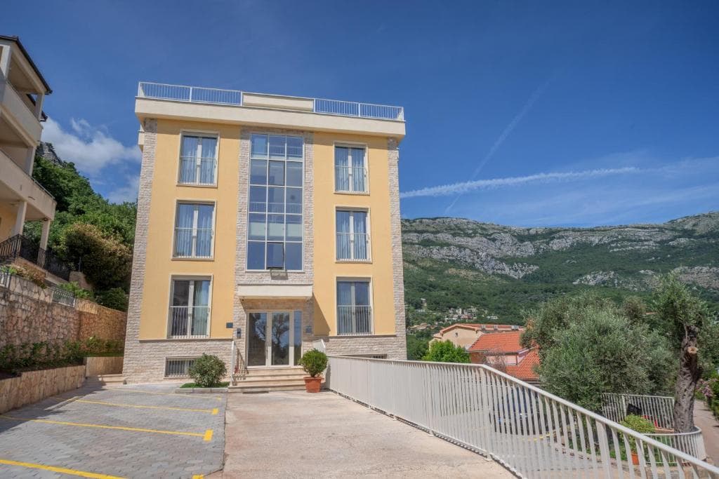 Bonazza Apartments