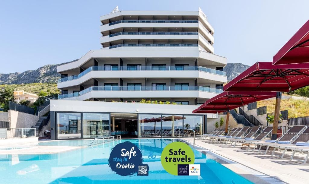 Готель Plaza Duce Hotel — Оміш, Хорватія
