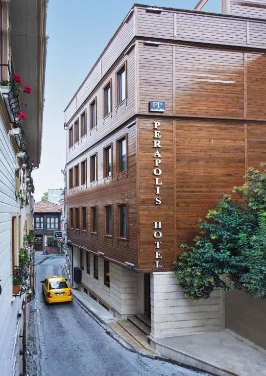 Perapolis Hotel