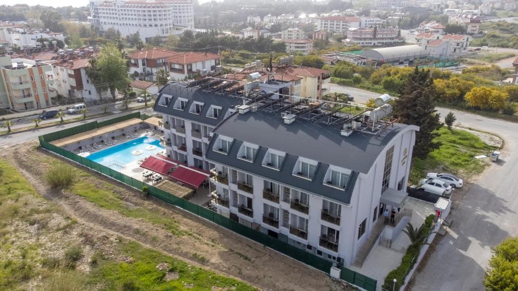 A Hotel Side