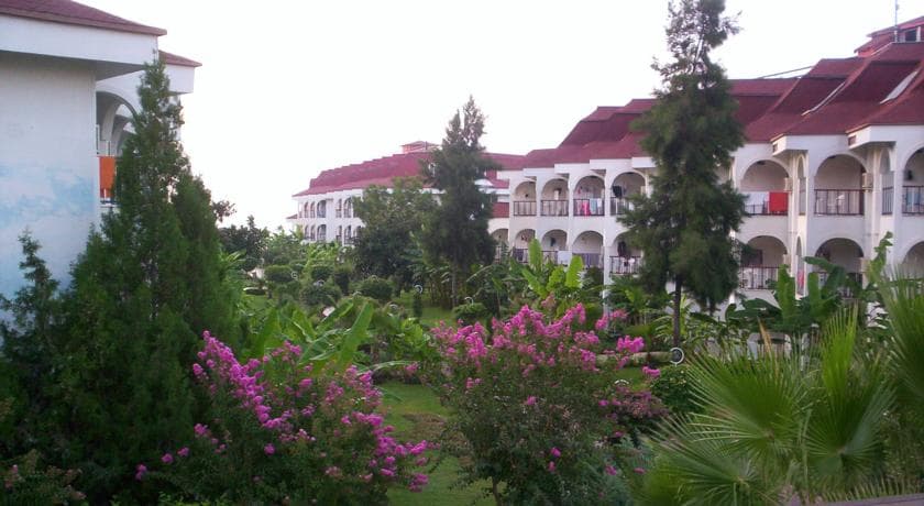 Sailor's Beach Club