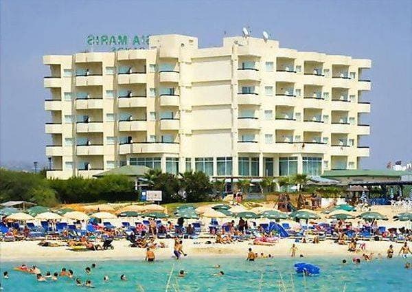 Tasia Maris Sands Hotel