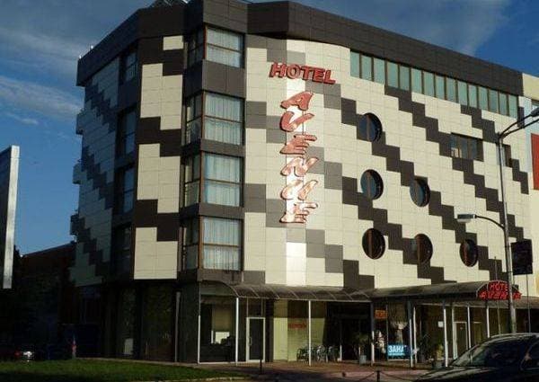 Avenue Hotel