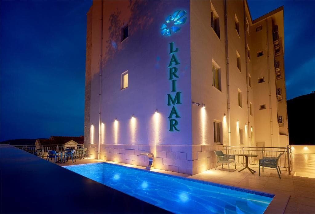 Larimar Garni Hotel