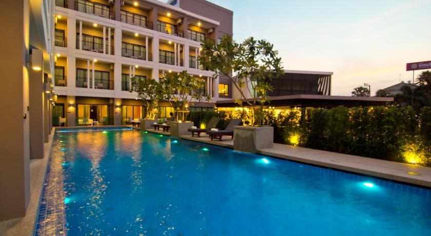 J Residence Hotel