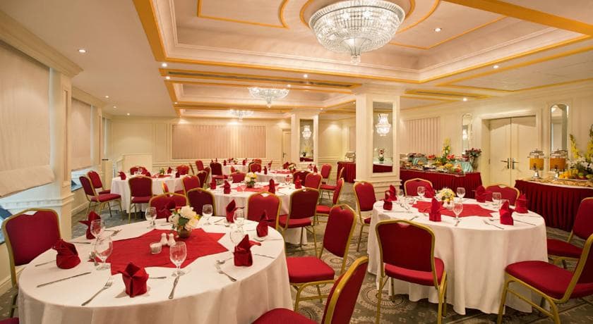 Admiral Plaza Hotel