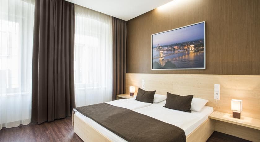 Promenade City Hotel