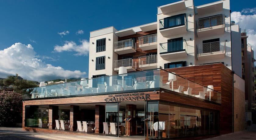 Aleksandar Hotel