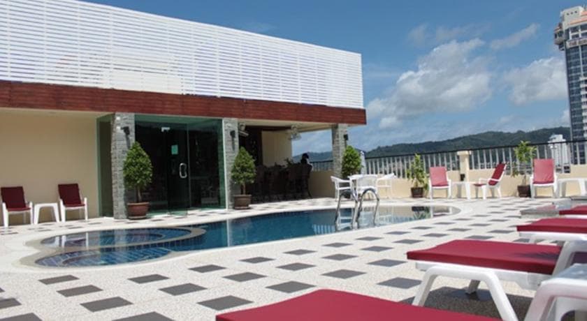Patong Hemingways Hotel
