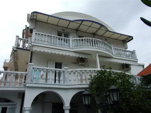 Petrova Villa