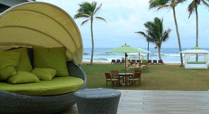 Avenra Beach Hotel