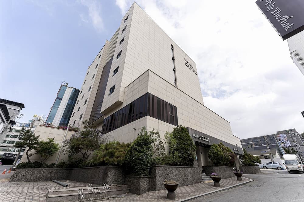 Cube Hotel