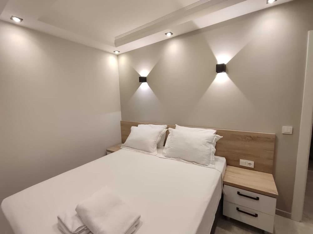 Seven Brothers Hotel