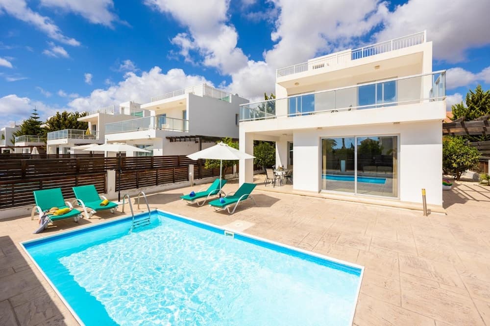 Coral Beach Hotel & Resort Peyia