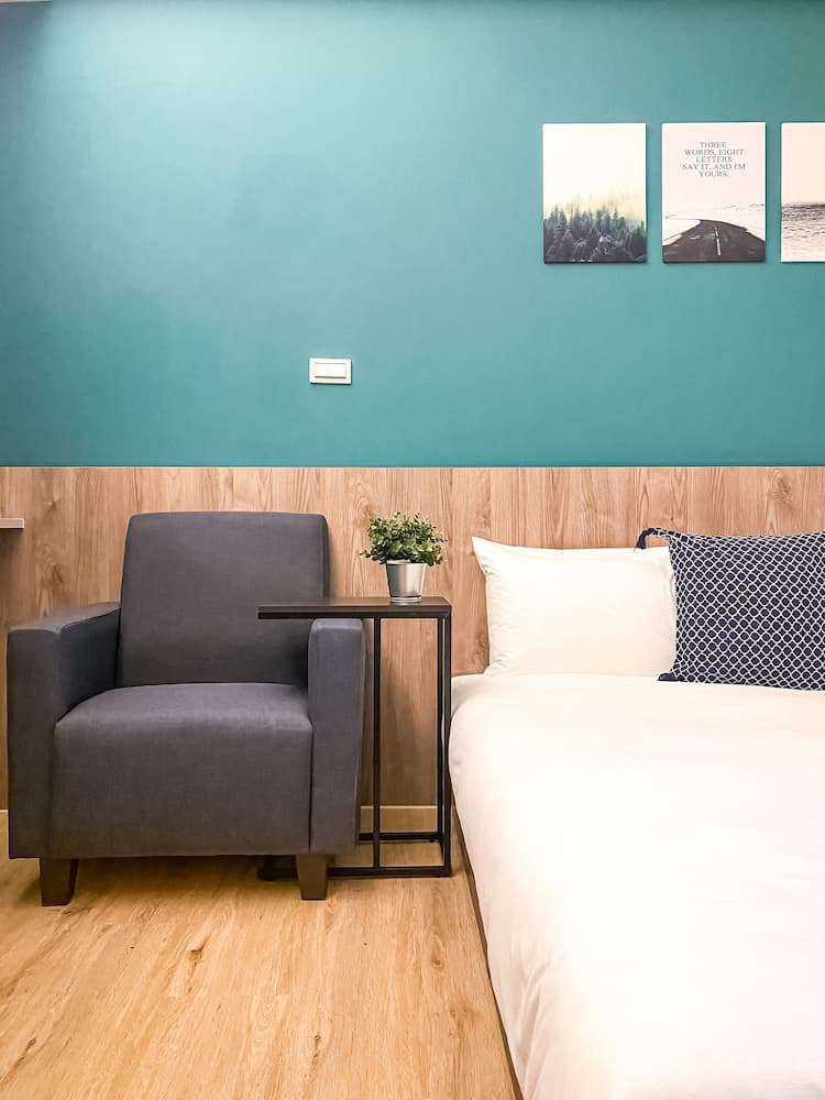 Sunshine Hotel