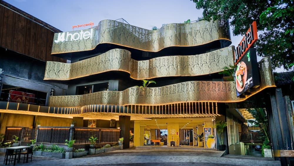 J4 Hotel Legian